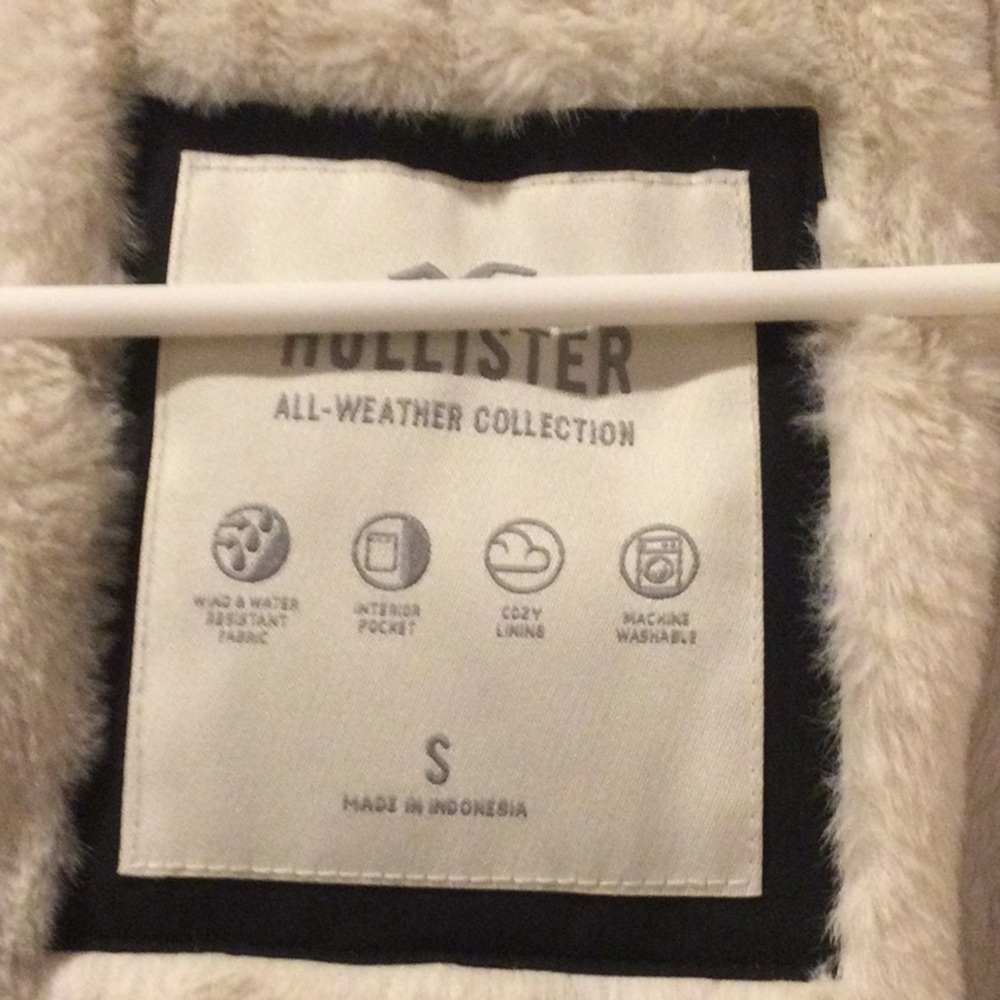 Hollister Women's Black Shearling trimmed Jacket, small. - Picture 7 of 7